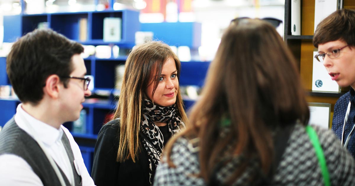 Diskussion am tschechischen Messestand